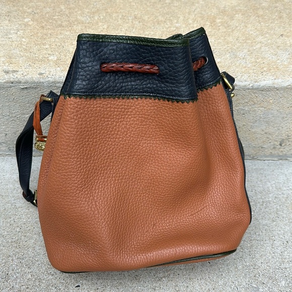 Vintage 1980s Dooney & Bourke all weather pebbled leather drawstring bag - Picture 6 of 14